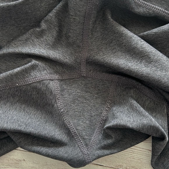 Z by Zella Grey Mesh Panel High Rise Capri Length Leggings - Picture 5 of 6